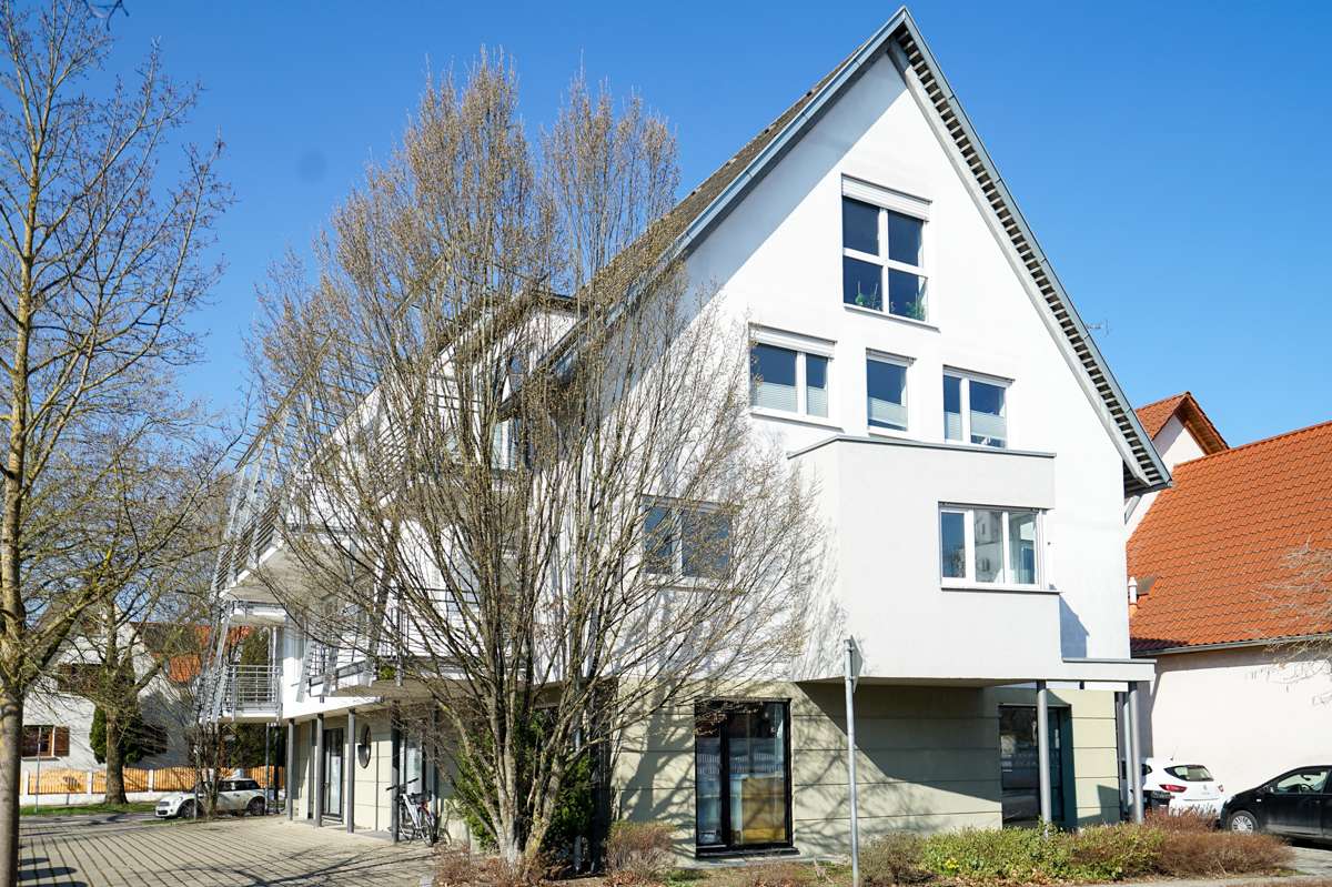 Viel Platz für Ihre Wohnidee – ca. 125 m² mit Wohnpotenzial, Doppelgarage + Stellplatz, Alb Donau Kreis – Bild 4