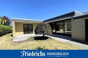 Attraktiver Bungalow mit Garage, Terrasse und Kamin in stadtnaher, begehrter Wohnlage in Oldenburg