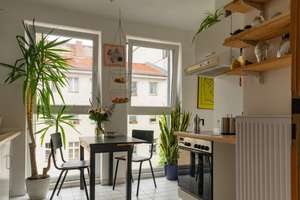 Helle 1-Zimmer Wohnung im 4. OG mit Loggia und Aufzug in Berlin-Mitte, provisionsfrei – Melchiorstraße 47, 10179 Mitte (Ortsteil), Berlin – Vorschaubild 2