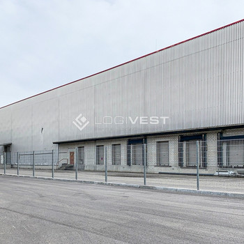 Vielseitige Lagerhalle mit optimaler Verkehrsanbindung zur A4