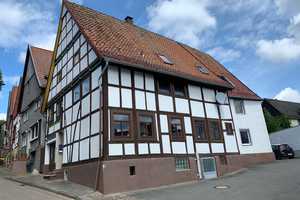 Geräumiges, preiswertes 10-Zimmer-Einfamilienhaus in Blomberg – Brinkstr. 7, 32825 Lippe (Kreis) – Vorschaubild 1