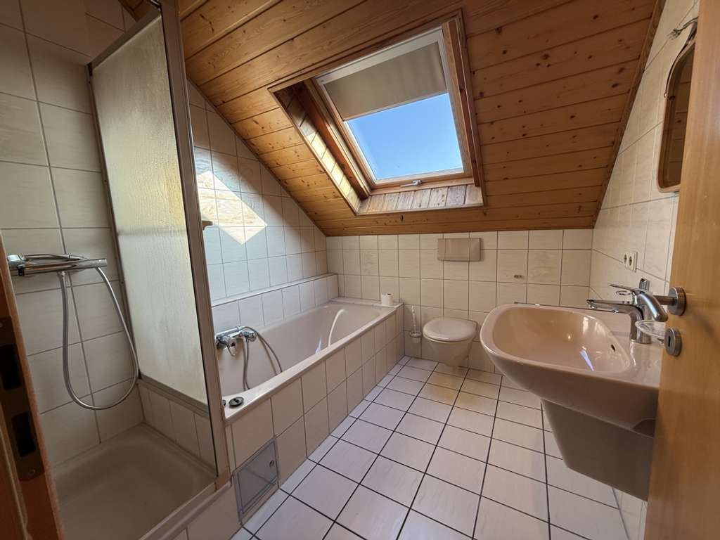 Immobilie in Rülzheim - Gemütliche 3-ZKB-Wohnung im Dachgeschoss in Rülzheim - Bild 3