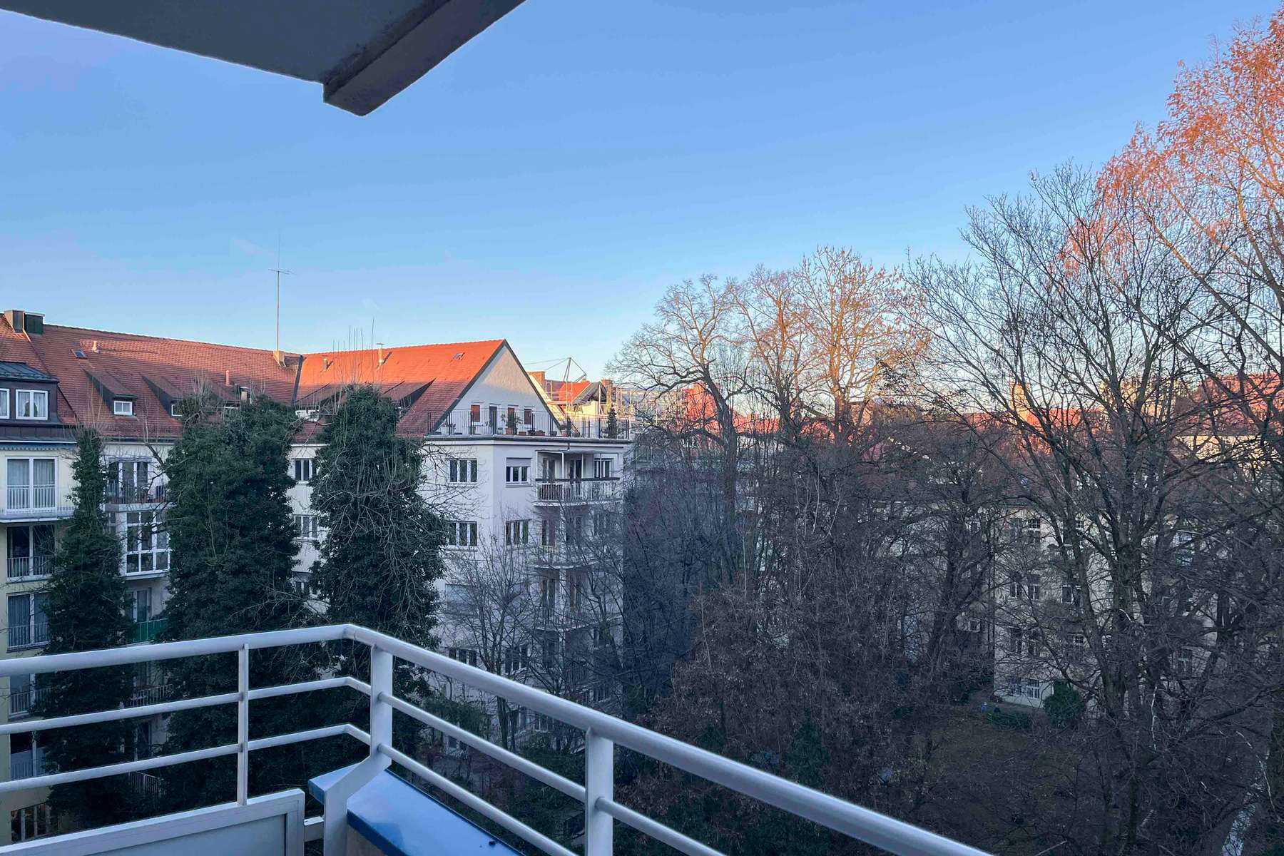Charmante 1-Zimmer-Wohnung mit Balkon zum Innenhof in Münchner Toplage Bogenhausen, München – Bild 4