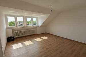 ** ESSEN-BORBECK ** NAH AM SCHLOßPARK ++ RENOVIERTE ++2 ZIMMER ++ DACHGESCHOß ++ 2.ETAGE ++ – Die vollständige Adresse der Immobilie erhältst du vom Anbieter., 45355 Borbeck-Mitte, Essen – Vorschaubild 4