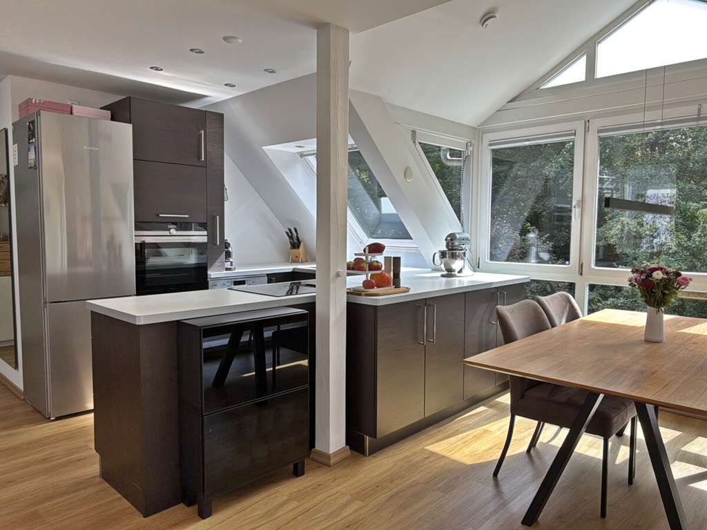 Immobilie in Eningen unter Achalm - Baumkronen statt Nachbars Wand - Maisonettewohnung mit Wow-Faktor in Eningen u. A. - Bild 2