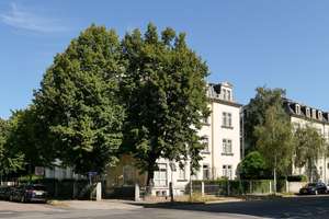 Sofort bezugsbereite Altbauwohnung mit eigenem Garten, Terrasse und Fernwärme  – Die vollständige Adresse der Immobilie erhältst du vom Anbieter., 1309 Striesen-Ost, Dresden – Vorschaubild 2