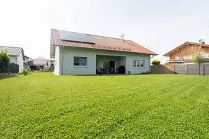 Modernes Einfamilienhaus mit großem Garten in ruhiger Neubausiedlung – Altötting (Kreis) – Vorschaubild 3