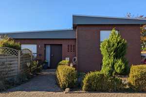 Charmantes Split-Level-Haus mit moderner Ausstattung und pflegeleichtem Garten! Ideal für die kleine – Wesermarsch (Kreis) – Vorschaubild 2