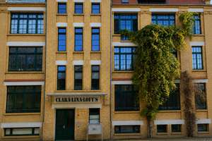 Moderne Loftwohnung im ruhigen Hinterhaus mit Balkon & Stellplatz