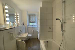 Gepflegtes Wohnen! Großzügige 2-Zimmer-Wohnung mit Balkon – Düsseldorfer Straße 28, 40545 Oberkassel, Düsseldorf – Vorschaubild 4