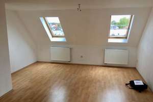 Helle 2,5-Zimmer-DG-Wohnung in Uninähe! Traumlage mitten in Regensburg-Kumpfmühl – Am Mühlbach 13, 93051 Kumpfmühl-Ziegetsdorf-Neuprüll, Regensburg – Vorschaubild 2