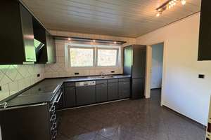 Charmanter Winkelbungalow mit Einliegerwohnung, Doppelgarage und traumhaftem Südost-Freisitz – ideal – Die vollständige Adresse der Immobilie erhältst du vom Anbieter., 69243 Dielheim – Vorschaubild 6