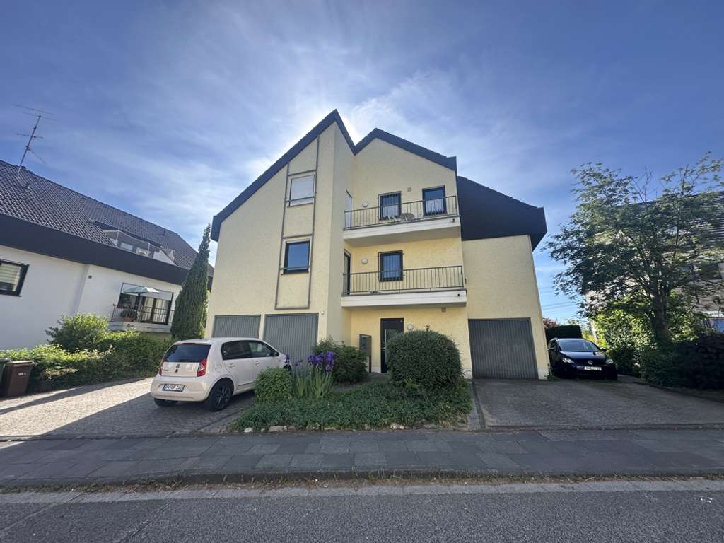 Komfortable, gut geschnittene 3-Zimmer-Wohnung mit 2 schönen Balkonen in Alfter-Oedekoven!
