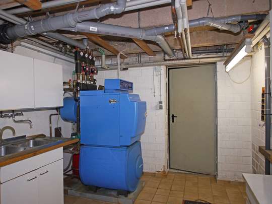 Bungalow mit Einliegerwohnung, Ausbaureserve und großem Garten in Rudow - Bild 28