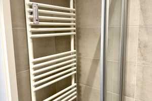 Einziehen & wohlfühlen: hochwertig sanierte 1 Zimmer Wohnung mit Blick über die Dächer Neuhausens – Dachauer Str. 245, 80637 München – Vorschaubild 8