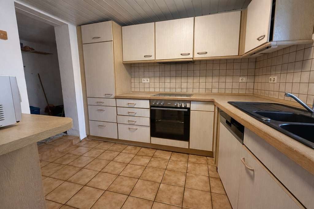 Immobilie in Offstein - Saniertes Wohnhaus mit ELW in Offstein & familienfreundliches Einfamilienhaus in Offstein - Bild 3