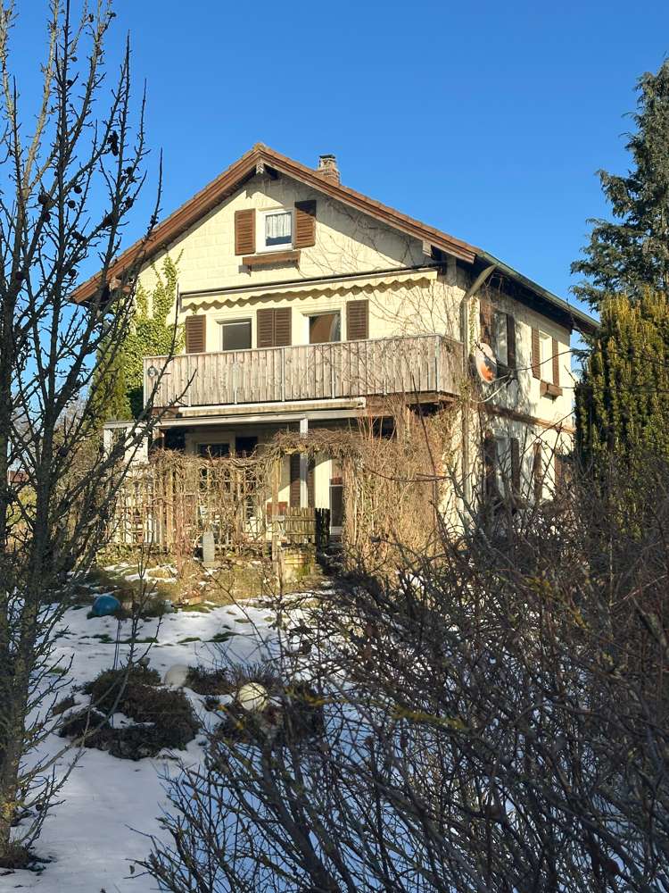 Großzügiges Ein- bis Zweifamilienhaus mit Carport, Nebengebäuden und ausgebautem Dachboden! Sofort f, Bayreuth Kreis – Bild 1