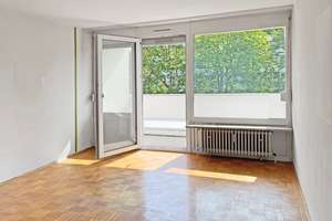 Helles Apartment in ruhiger Lage. Herrlicher Balkon. Beste Infrastruktur. Renovierungsbedarf. – Die vollständige Adresse der Immobilie erhältst du vom Anbieter., 80797 Neuschwabing, München – Vorschaubild 3