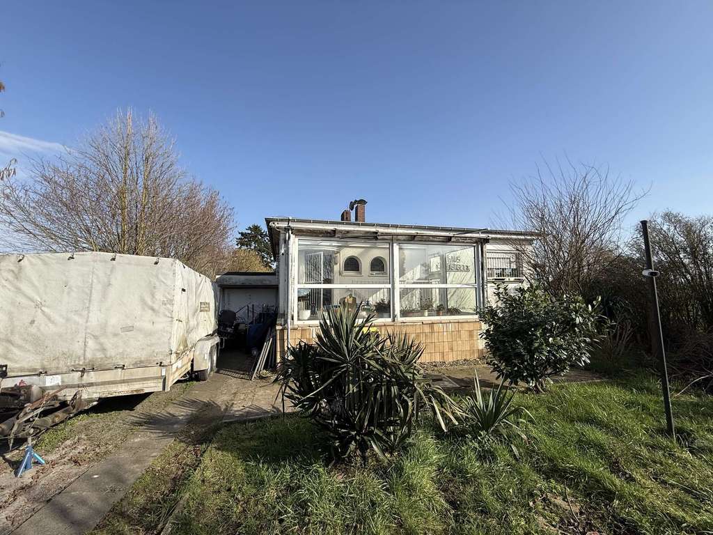 Immobilie in Grevenbroich - Haus mit großem Grundstück (2.120 m²) – Kernsanierung erforderlich, kein Neubau - Bild 0