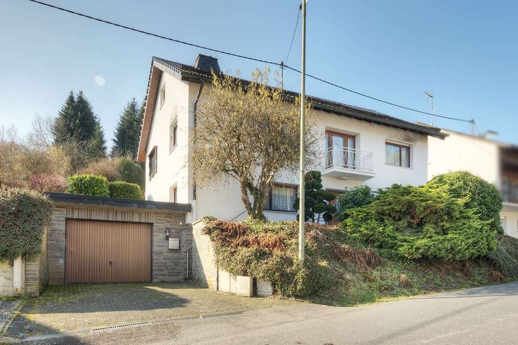 Immobilie in Selbach (Sieg) - Gepflegtes Familienhaus in Selbach/Sieg mit toller Aussicht in die Natur - Bild 0
