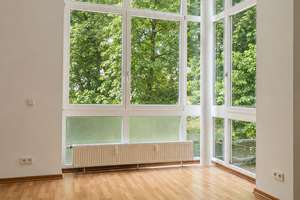 Direkt am Park – 2-Zimmer-Wohnung in charmantem Altbau mit Küche in ruhiger Seitenstraße Gohlis