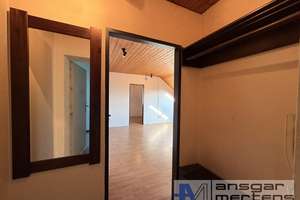 (D)EIN neues Zuhause in MG-Hardterbroich
Gemütliche & hochwertige 2-Zimmer-Dachgeschosswohnung – Benderstr. 15, 41065 Hardterbroich-Pesch, Mönchengladbach – Vorschaubild 2