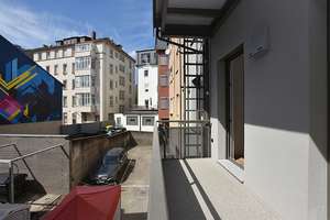 Stadtleben trifft Komfort: Modern möbliertes Apartment mit Balkon in Top-Lage in Stuttgart Mitte – Die vollständige Adresse der Immobilie erhältst du vom Anbieter., 70178 Feuersee, Stuttgart – Vorschaubild 11