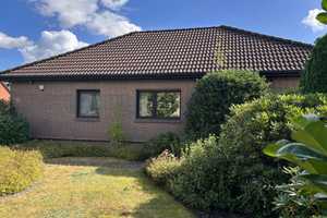 Walmdachbungalow mit 5 Zimmern und Vollkeller in bevorzugter Lage – Rendsburg-Eckernförde (Kreis) – Vorschaubild 2