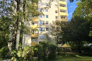 Ruhige, sonnige 4-Zimmer- Wohnung mit Blick ins Grüne und viel Gestaltungspotential
