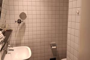 Stilvolle, ruhig gelegene vier Zimmer Altbau Wohnung mit Terrasse in der Weststadt – Die vollständige Adresse der Immobilie erhältst du vom Anbieter., 76133 Weststadt, Karlsruhe – Vorschaubild 11