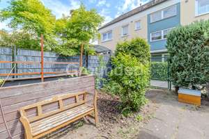 Gepflegtes Reihenmittelhaus mit großem Garten und Garage in Nürnberg – Die vollständige Adresse der Immobilie erhältst du vom Anbieter., 90439 Sankt Leonhard, Nürnberg – Vorschaubild 19