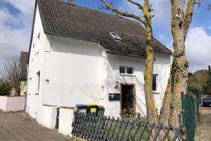 Renoviert,  2,5-Zimmer im 1.OG. eines 2 Fam.-Hauses mit Garten, Freisitz und Grillmöglichkeit – Hansestraße 98 B, 38112 Veltenhof-Rühme, Braunschweig – Vorschaubild 3