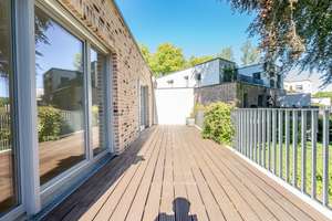 Moderne Maisonettewohnung mit Hauscharakter, überdachter Terrasse und großem Sonnenbalkon – Die vollständige Adresse der Immobilie erhältst du vom Anbieter., 22397 Wohldorf-Ohlstedt, Hamburg – Vorschaubild 7