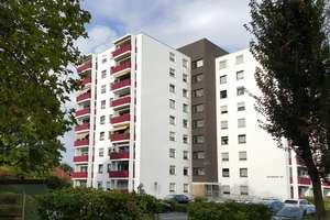 3-Zimmerwohnung mit Balkon im 8. Stock mit Weitblick über Salzgitter-Lebenstedt – Die vollständige Adresse der Immobilie erhältst du vom Anbieter., 38226 Lebenstedt, Salzgitter – Vorschaubild 1