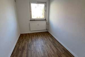 Helle 3-Zimmer-Wohnung mit Tageslichtbad (Dusche) und großem Gestaltungsspielraum in Salzgitter-Bad – Hedwigstraße 14, 38259 Salzgitter-Bad, Salzgitter – Vorschaubild 2