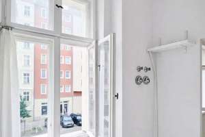 Berlin-Friedrichshain: Helle 2-Zimmer Altbauwohnung mit Balkon, Stuck & Dielen in begehrter Kiezlage – Straßmannstraße 5, 10249 Friedrichshain, Berlin – Vorschaubild 7