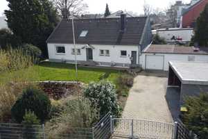 ++ FREISTEHENDES FAMILIENGLÜCK MIT GARTEN & GARAGE ... 155 m² Wohnfläche auf gut 1.000 m² Grundstück – Neuss (Rhein-Kreis) – Vorschaubild 1