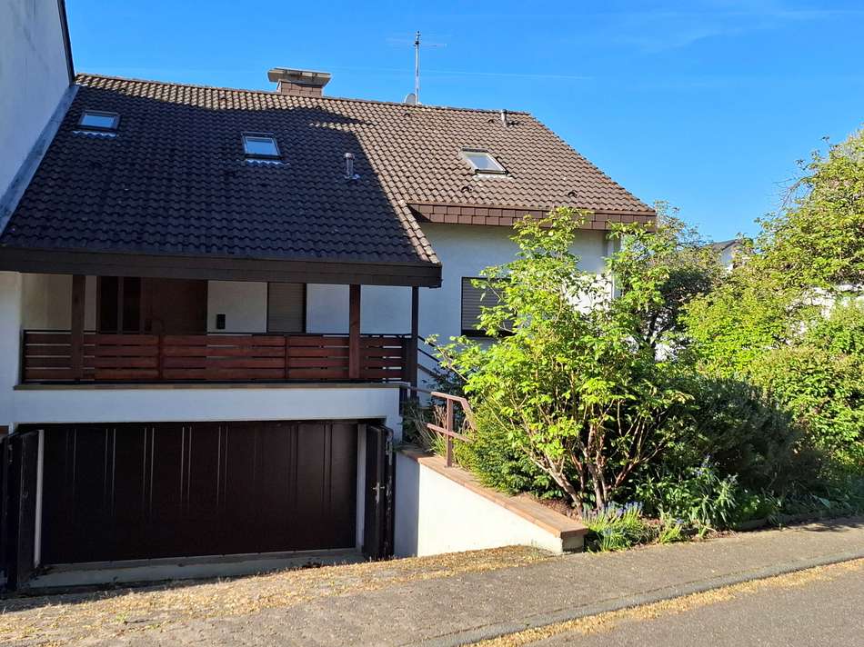 Hausansicht (Straßenseite)
