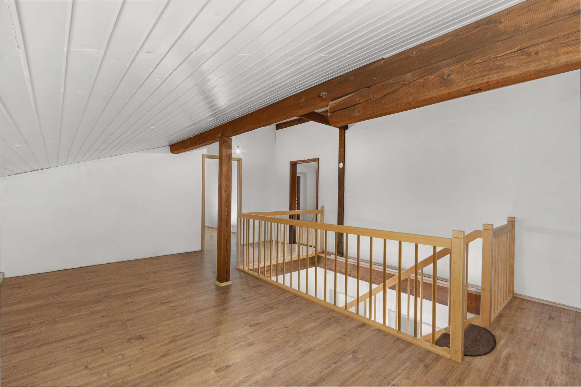 Immobilie in Grabenstätt - Sanierungsbedürftiges EFH mit separatem KG-Zugang | Ideal für Wohnen und Arbeiten unter einem Dach - Bild 16