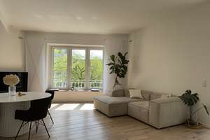 Loftartige, lichtdurchflutete und zentrale Wohnung 
