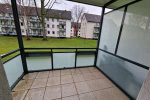 2 Zimmer plus Wohnküche, frisch saniert, mit Balkon in Reisholz – Würzburger Str. 17, 40599 Reisholz, Düsseldorf – Vorschaubild 2