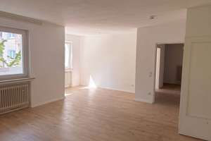 **FRISCH RENOVIERT** Helle 4-Zimmer-Wohnung mit BALKON in Solingen