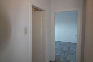 RESERVIERT: HELLE SINGLEWOHNUNG, ruhig aber zentral gelegen – Julius-Spriestersbach-Straße 3, 42853 Mitte, Remscheid – Vorschaubild 6