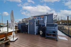 Maritimes Wohnen neu gedacht – Stilvolles, energieeffizientes Hausboot mit hochwertiger Ausstattung – Hamburg – Vorschaubild 10