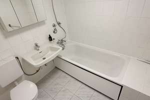 Großzügiges 1-Zimmer-Appartement mit großer Südterrasse und Gartenanteil in München-Olympiadorf – Die vollständige Adresse der Immobilie erhältst du vom Anbieter., 80809 Am Riesenfeld, München – Vorschaubild 7
