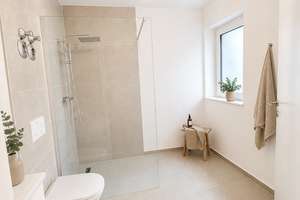 Exklusive, kernsanierte Dachgeschosswohnung mit Dachspitz und Loggia in Augsburg-Pfersee – Alfonsstraße 30, 86157 Pfersee-Süd, Augsburg – Vorschaubild 6