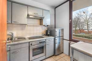 Mit Tiefgaragenstellplatz: Gut geschnittene 2-Zimmer-Wohnung – München – Vorschaubild 7