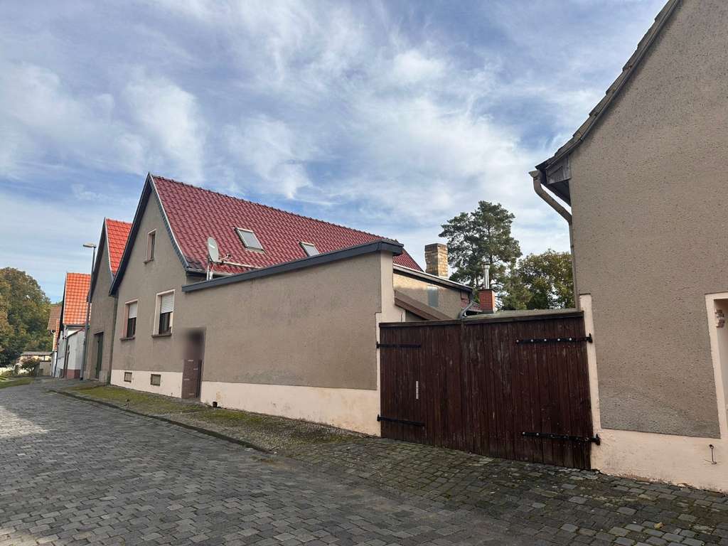 Immobilie in Lutherstadt Eisleben - Drei-Seiten-Hof in Volkstedt auf tollem Grundstück - Bild 1