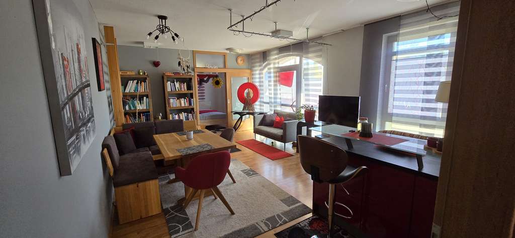 Immobilie in Heilsbronn - Direktverkauf: Flexibles Wohnen und Arbeiten, Teilbare Wohnung in Top Lage Heilsbronn - Bild 1