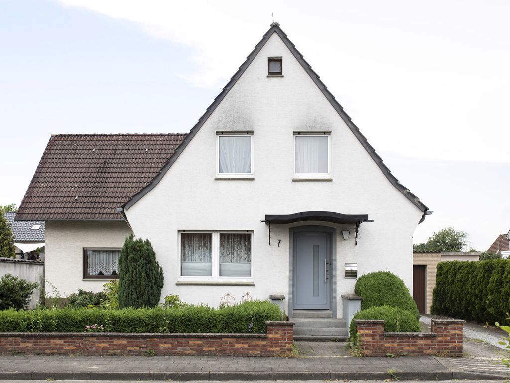 Einfamilienhaus mit Anbau in Schlangen zu verkaufen!